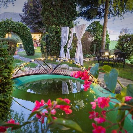 Apartments Ladka Бегунье-на-Гореньскем Экстерьер фото