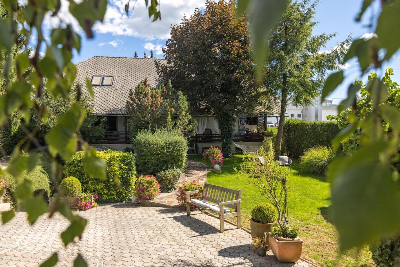 Apartments Ladka Бегунье-на-Гореньскем Экстерьер фото