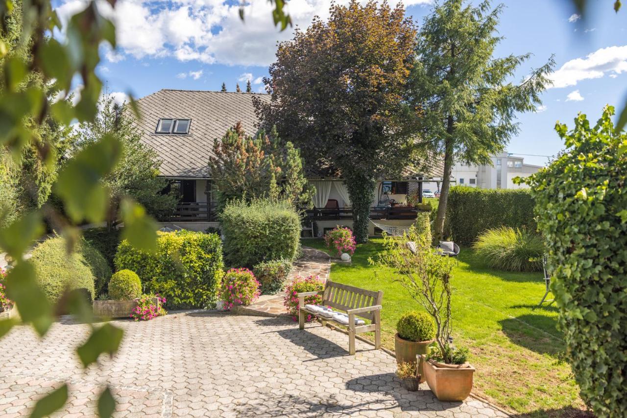 Apartments Ladka Бегунье-на-Гореньскем Экстерьер фото